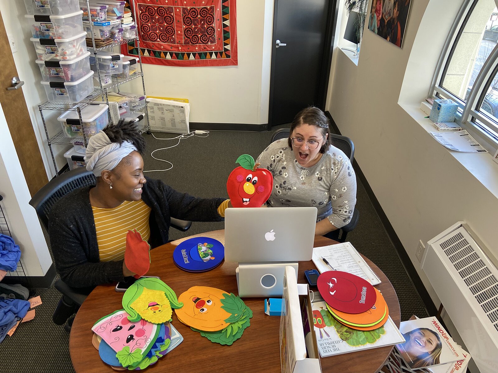 Crim Fitness Foundation SNAP-Ed educators lead a virtual session at Eisenhower Elementary in Flint.