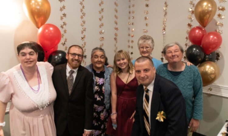 Singles, couples, and groups can kick up their heels at the Momentum Center’s annual Prom with a Purpose, set for Saturday, May 18, at the Trillium Event Center in Spring Lake.