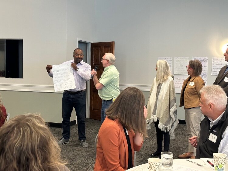 Tuesday Forum Series participants share their ideas.